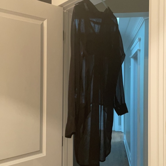 Enzo Costa. Sheer black blouse. Hi lo. Size medium. - Picture 5 of 6